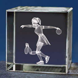 Прозрачный куб с боулером-дамой Bowling Crystal Paper Weight Woman